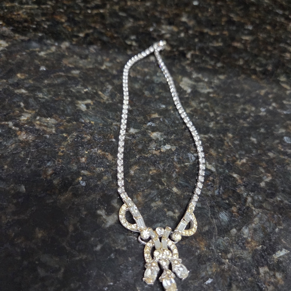 Vintage Rhinestone Diamond Dangle Necklace